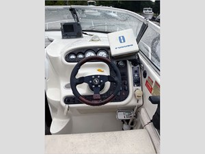 27' Monterey 2002 262 Cruisers 12 