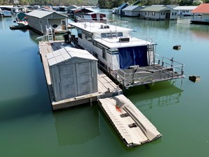 77 Sumerset 14 x 58 Aluminum Hull with Catwalks 8 