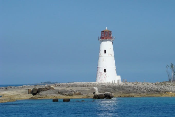 Tips for Anchoring in The Bahamas - Southern Boating