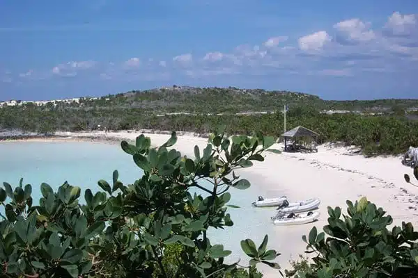 An image of a powerful beach: tips for Anchoring in The Bahamas near Powerful Beach.