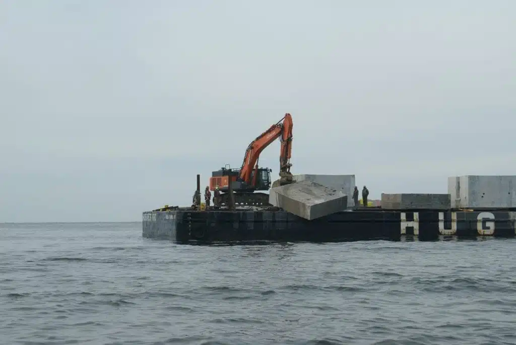 an image of the creation of an artificial reef in New York