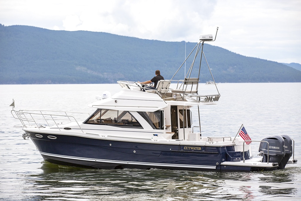 Cutwater C-32 CB - Southern Boating