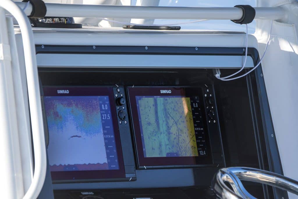 Nav-Station N12-Fish: CHIRP technology and Mirror Control apps