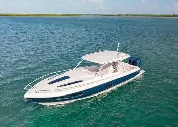 Intrepid Powerboats 41 Valor – 2023 Miami International Boat Show Preview