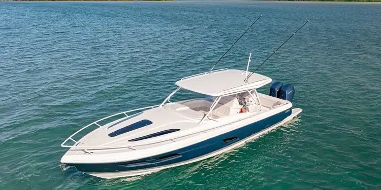 Intrepid Powerboats 41 Valor – 2023 Miami International Boat Show Preview