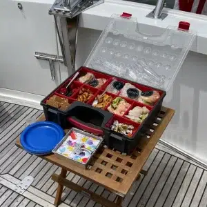 An example of the snacklebox displaying food