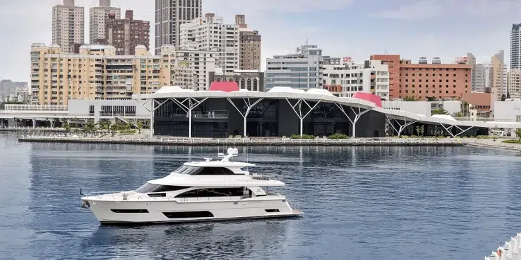 An In-Depth Journey: Upgrading to the Horizon E81 Luxury Yacht