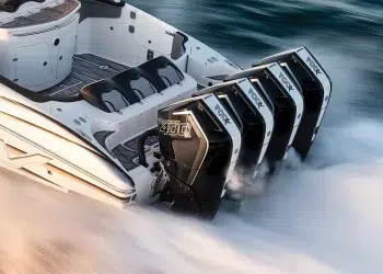 Mercury Racing V10 400R Outboard Aerial Photo