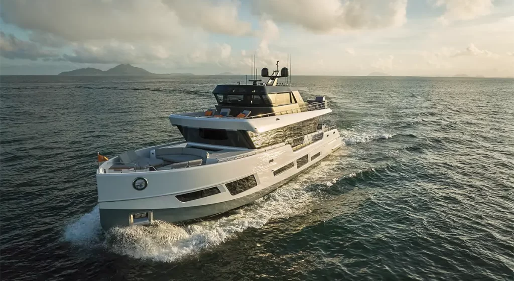 CL Yachts CLX96 Long-Range Cruiser