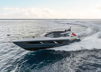 Sunseeker Predator 75 Running Photo