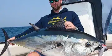 Catch a giant bluefish tuna