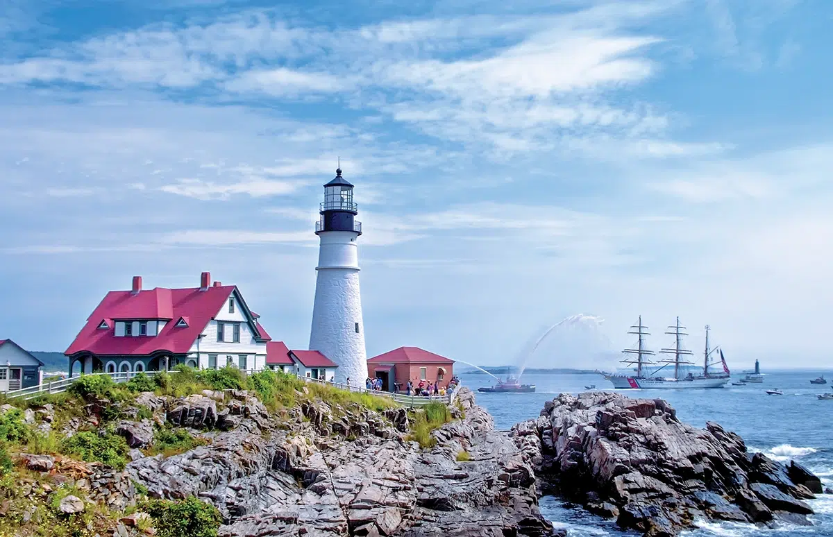 Portland, Maine boating - Lighthouse on cliff