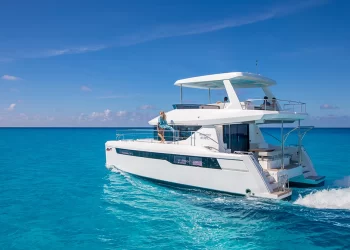 Boat Vacation Planning image featuring a vessel in the bahamas