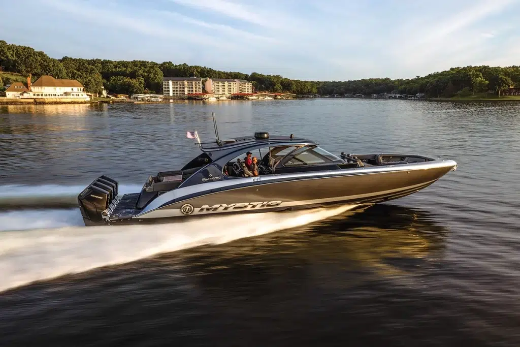 Mystic Powerboats M5200