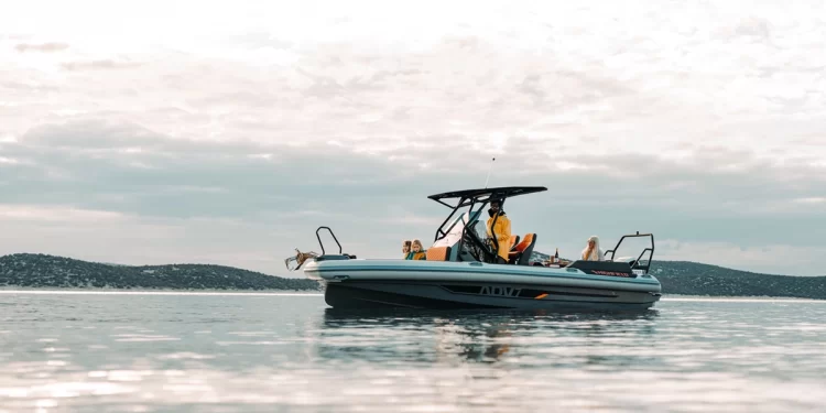 Highfield Boats ADV7