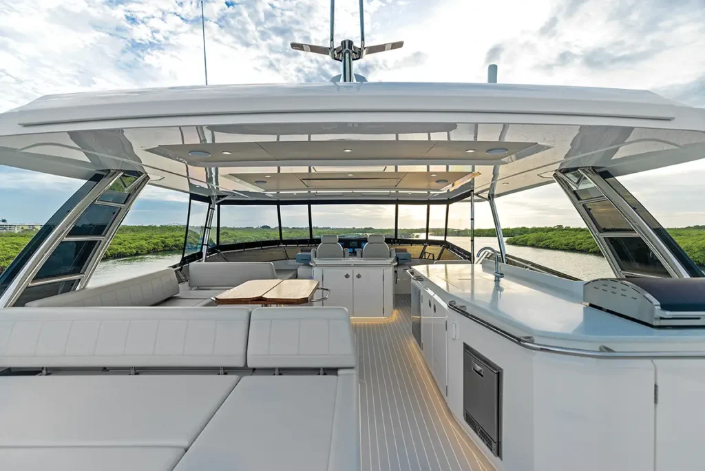 Aquila 50 Flybridge
