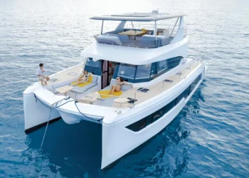 Aventura 14 Flybridge