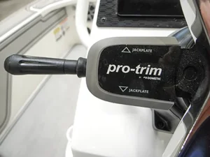 Jack plate control used during shallow-water fishing