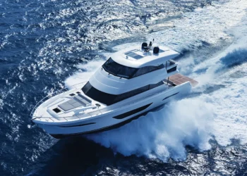 Maritimo M75 running shot