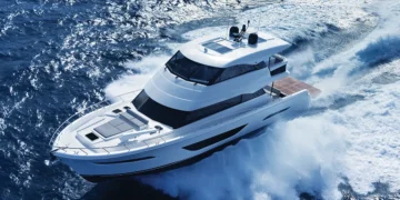 Maritimo M75 running shot