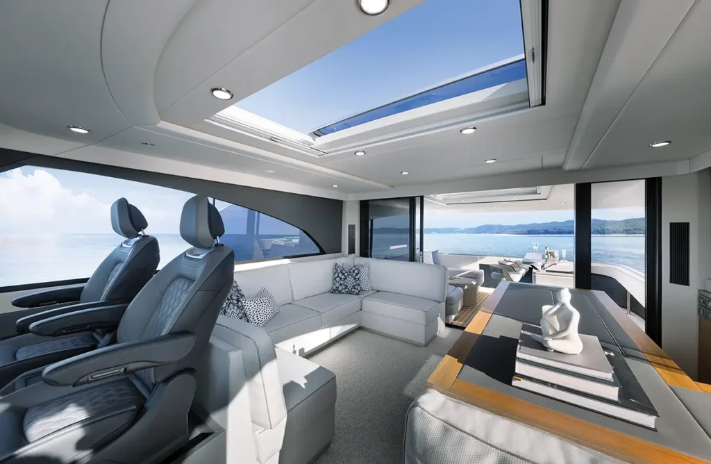 Maritimo M75 flybridge
