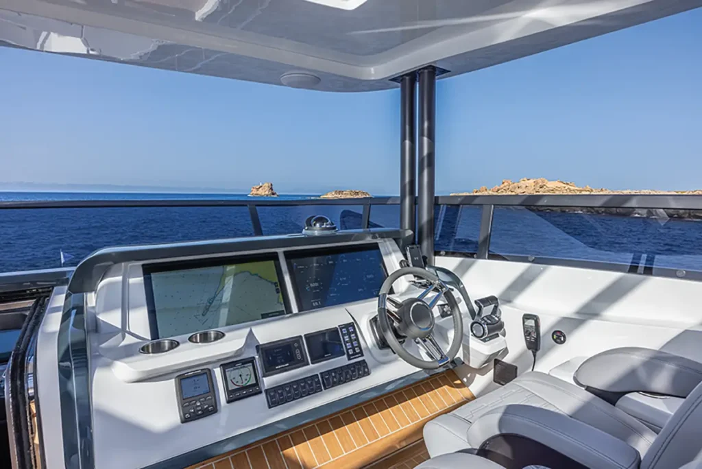 The Pearl 82 flybridge