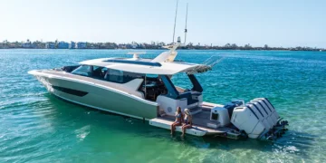 Scout 670 Redefines Luxury and Power in Center Consoles