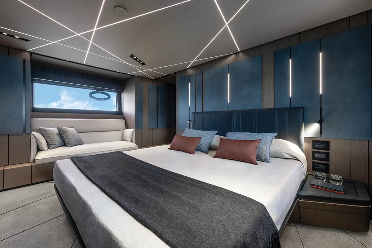 Pershing GTX80 Cabin