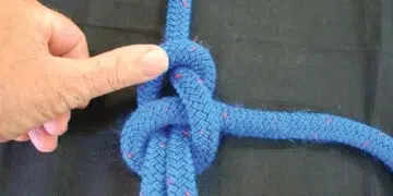 How to tie a boat knot