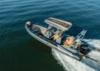 Highfield escape series boat cutting across water