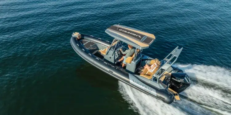 Highfield escape series boat cutting across water