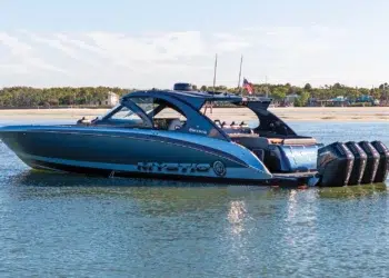 Mystic 5200 - A Sport Express Cruiser