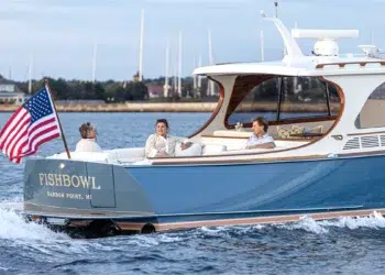 Hinckley 39 Picnic Boat