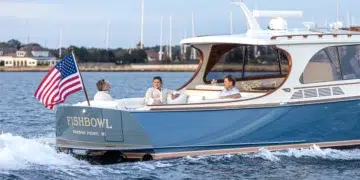 Hinckley 39 Picnic Boat