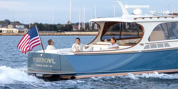 Hinckley 39 Picnic Boat