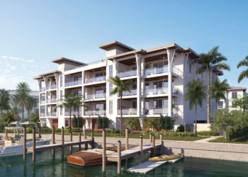 A Rare Bay-to-Gulf Opportunity Makes Its Debut in Naples