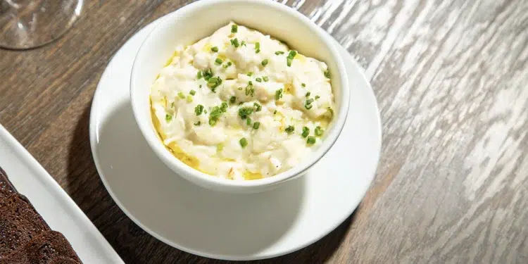 Mom’s Crab Dip Recipe: A Creamy Classic for Easy Entertaining
