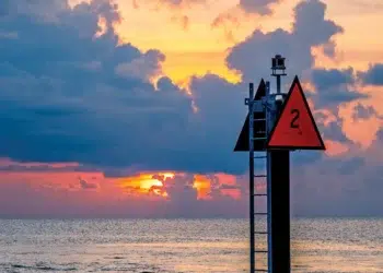 Boat navigation marker