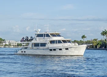 Inside the Marlow 62E Command Bridge: A Luxury Yacht Built for Owner-Operators