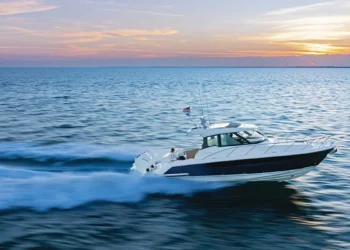 Tiara 39 LE luxury express cruiser underway