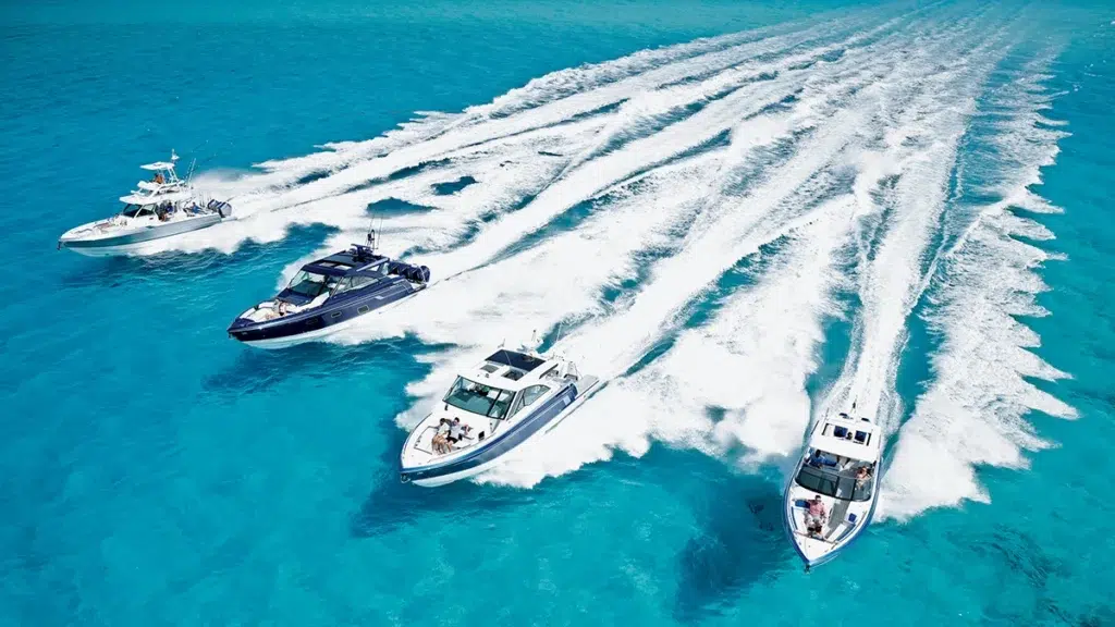 Formula Boats running on the water