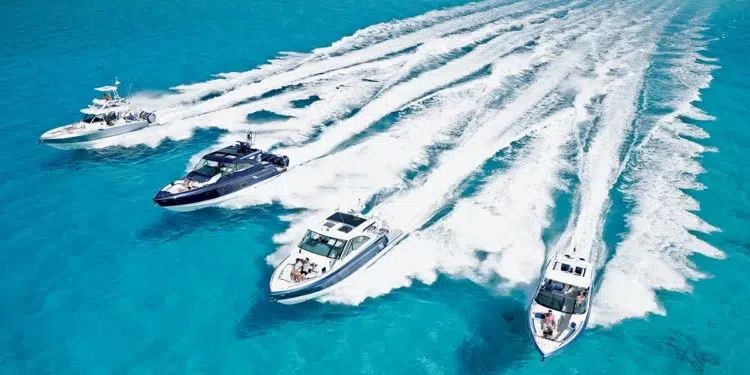 Formula Boats running on the water