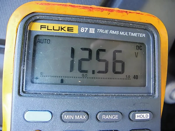 1736780146___Battery voltage engine OFF_RT copy